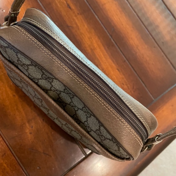 Authentic vintaged gucci camera bag - Picture 14 of 15